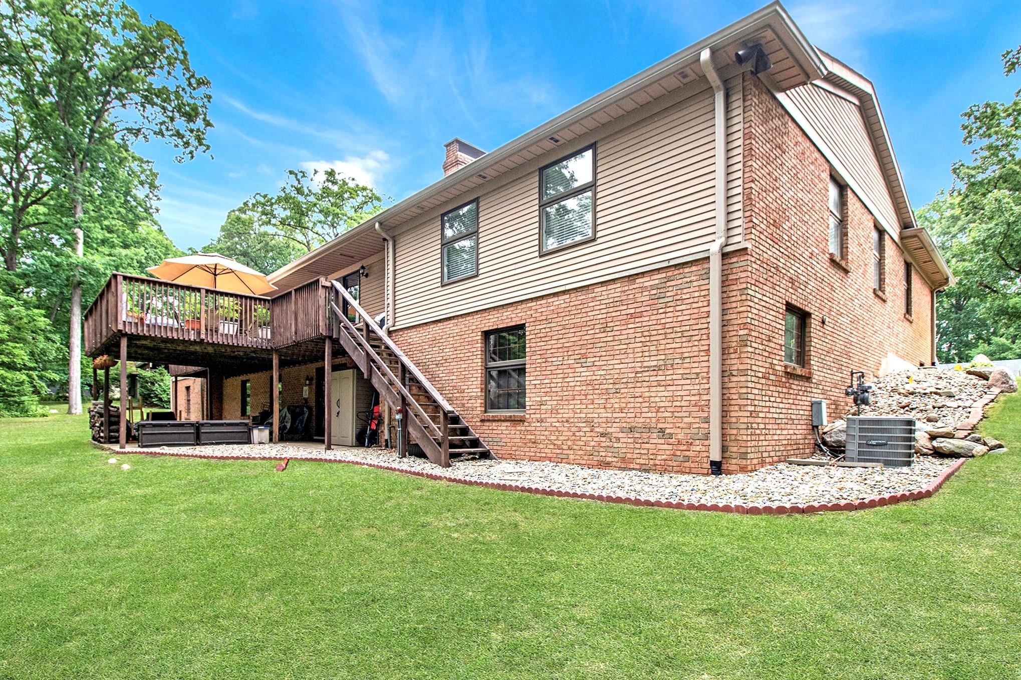 52105 Woodridge
