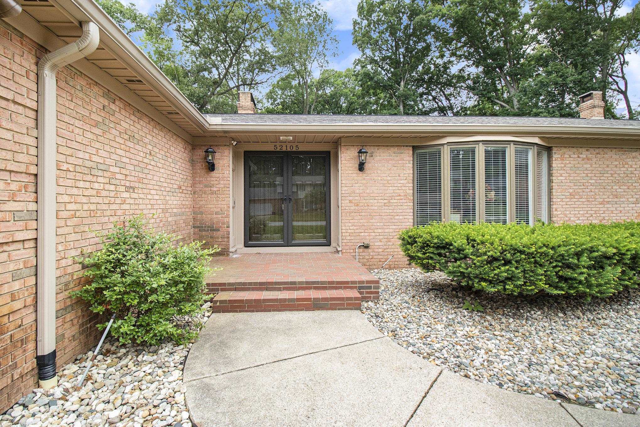 52105 Woodridge