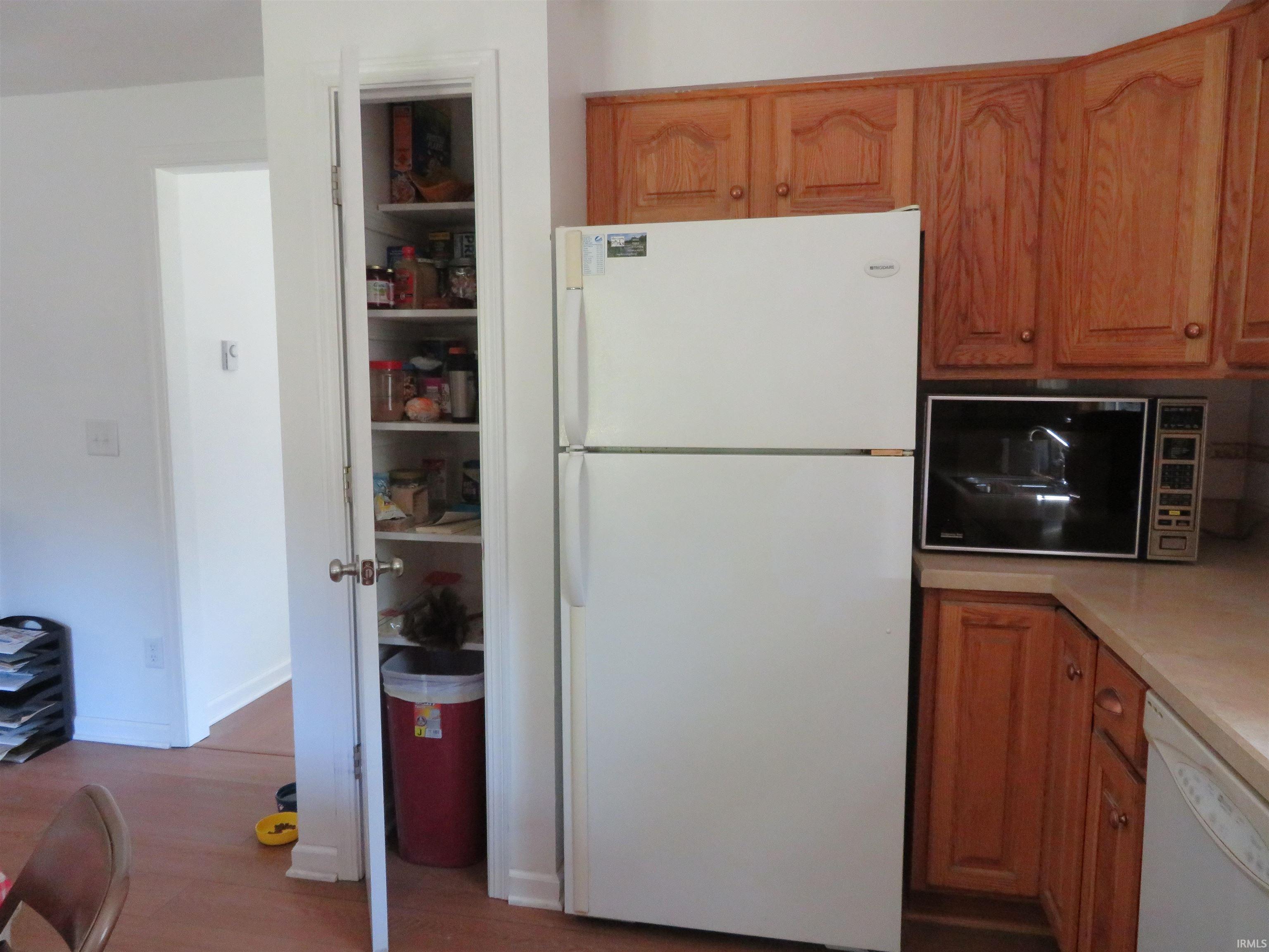 5326 Oak Mast