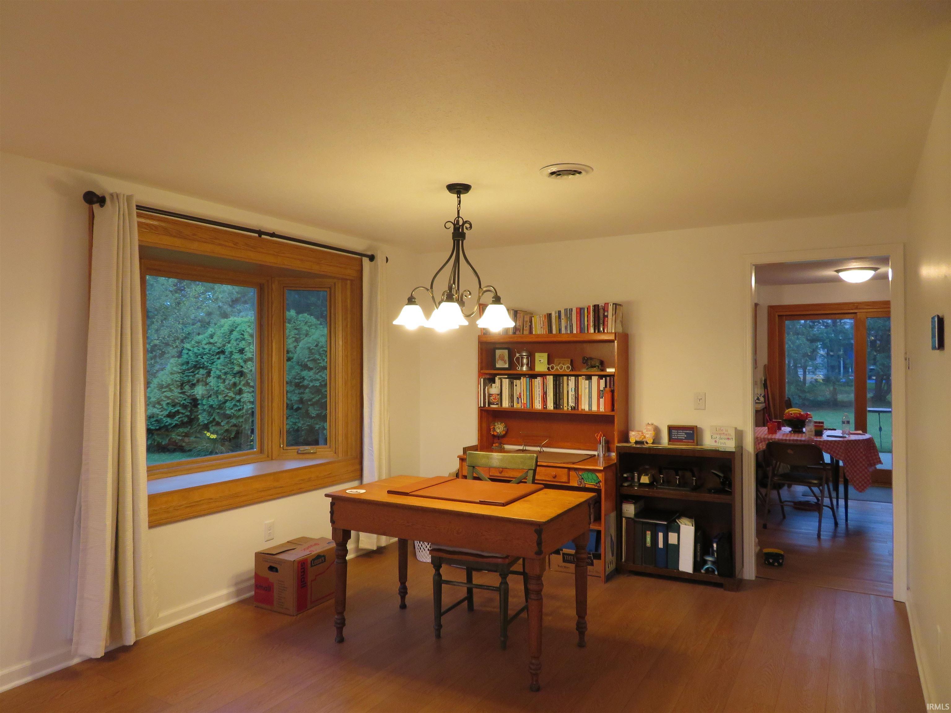 5326 Oak Mast