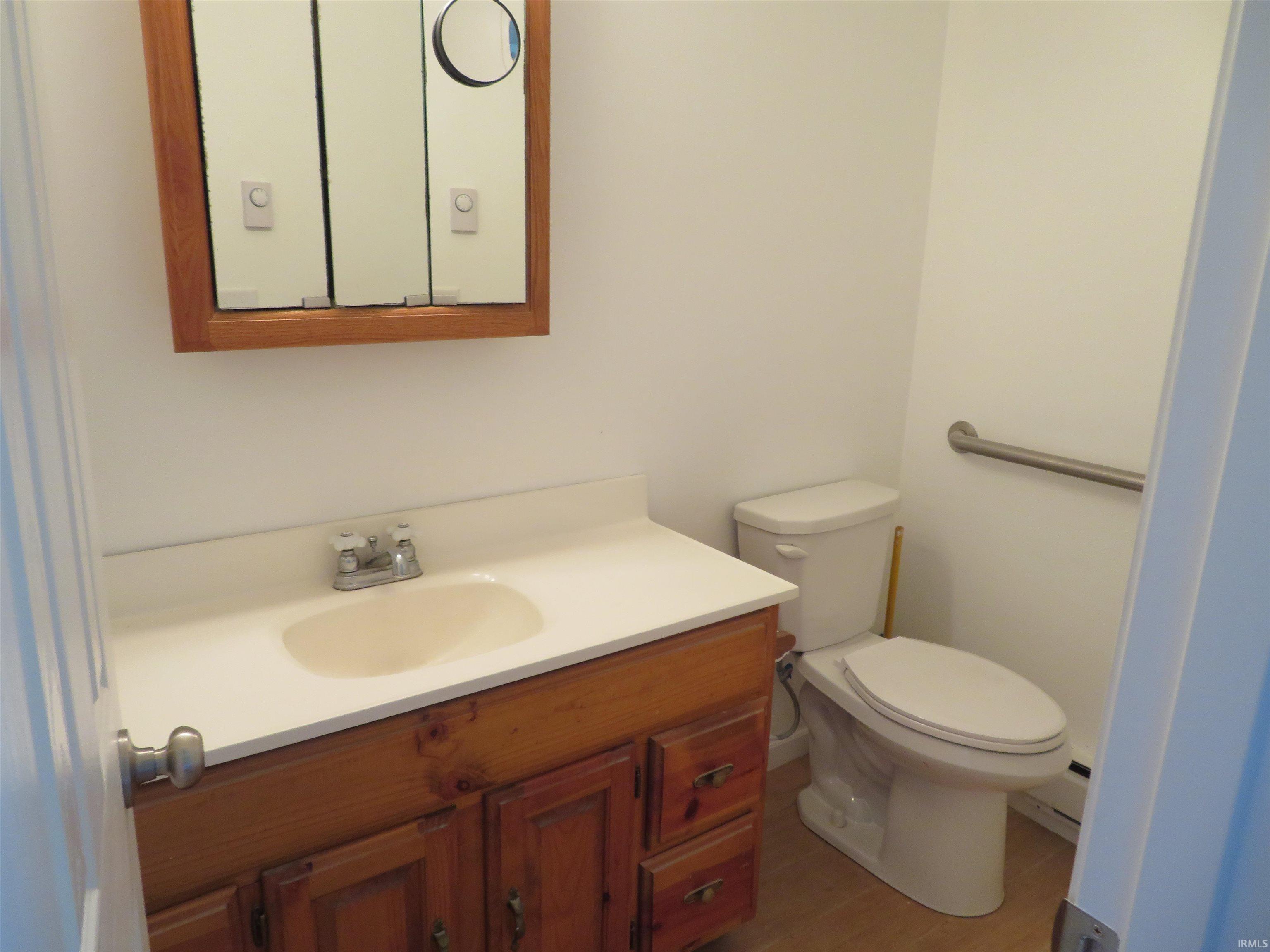 5326 Oak Mast