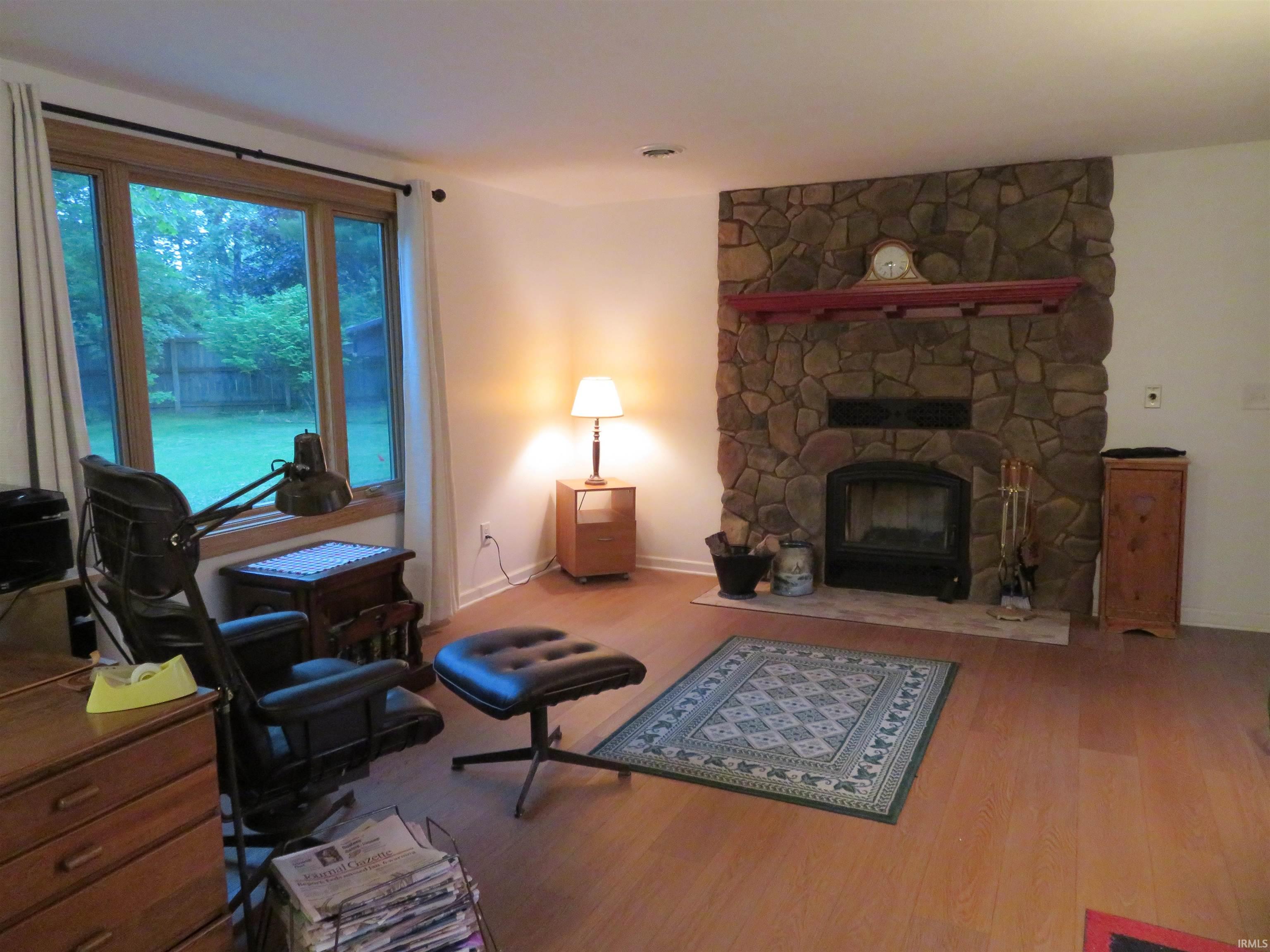 5326 Oak Mast