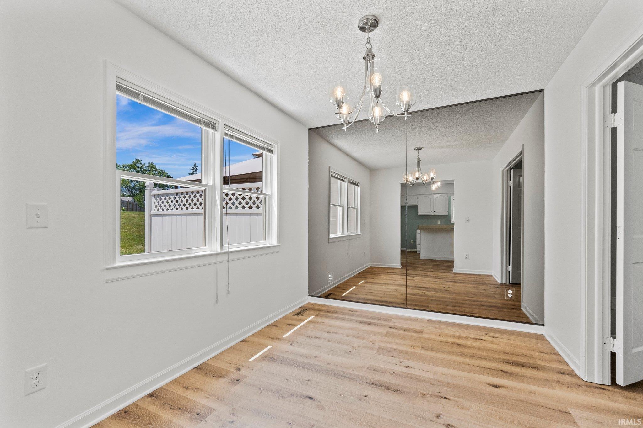 814 Apple Hill