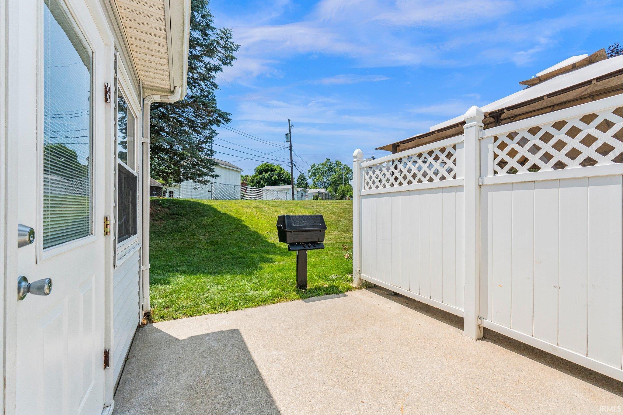 814 Apple Hill