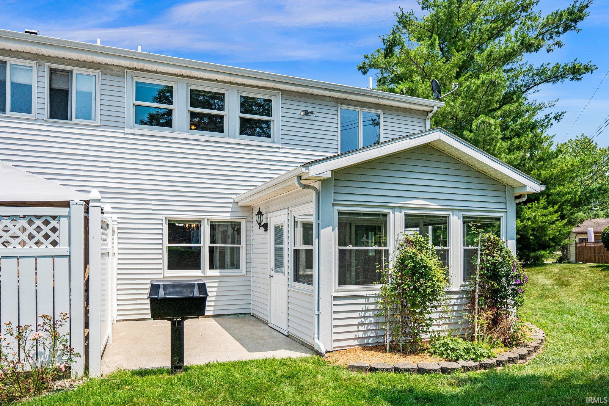 814 Apple Hill