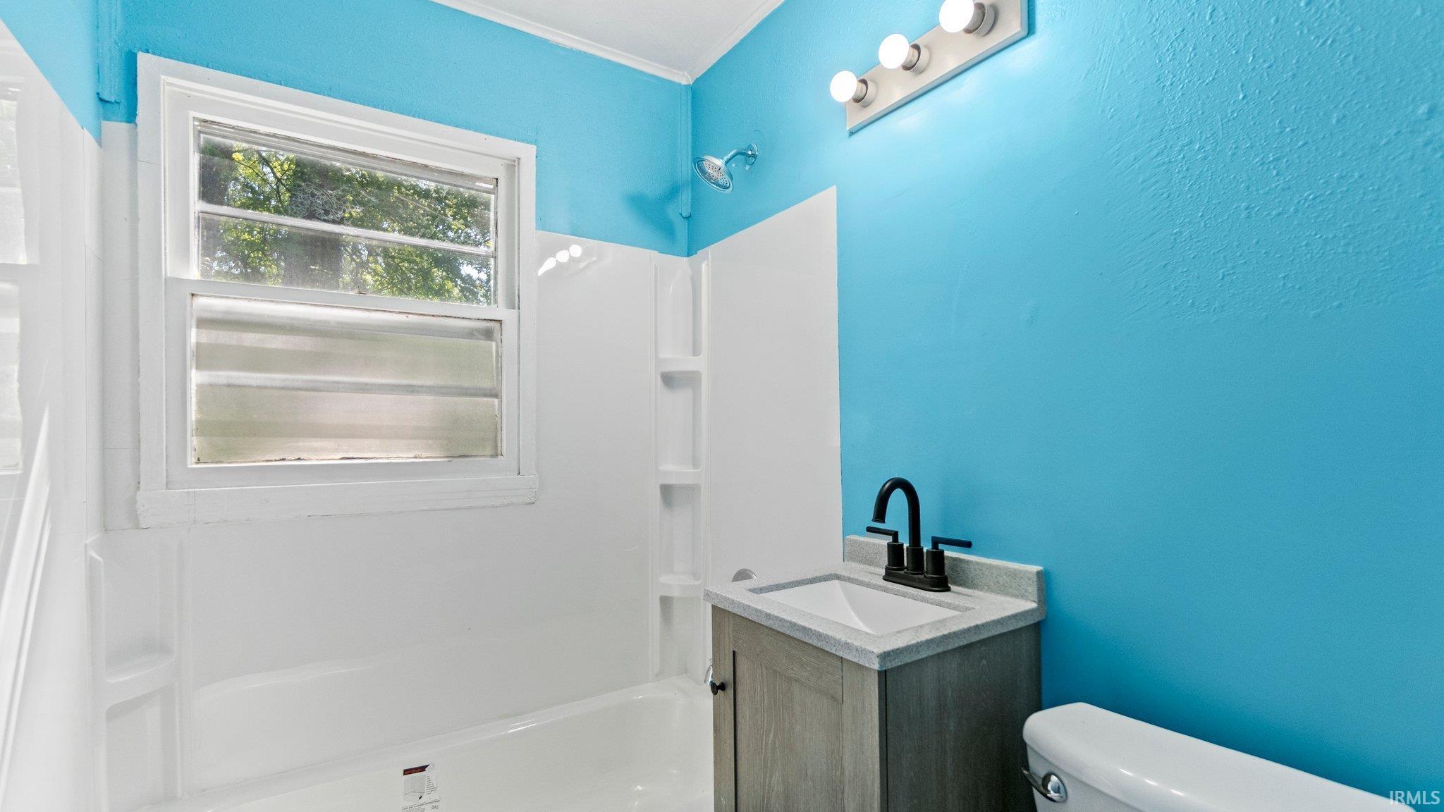 4809 Holton