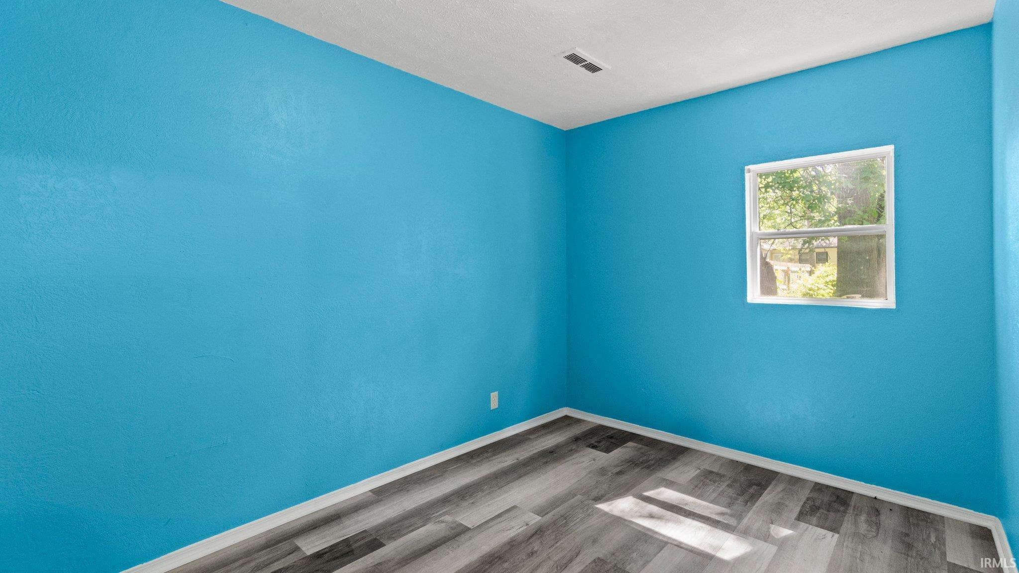4809 Holton