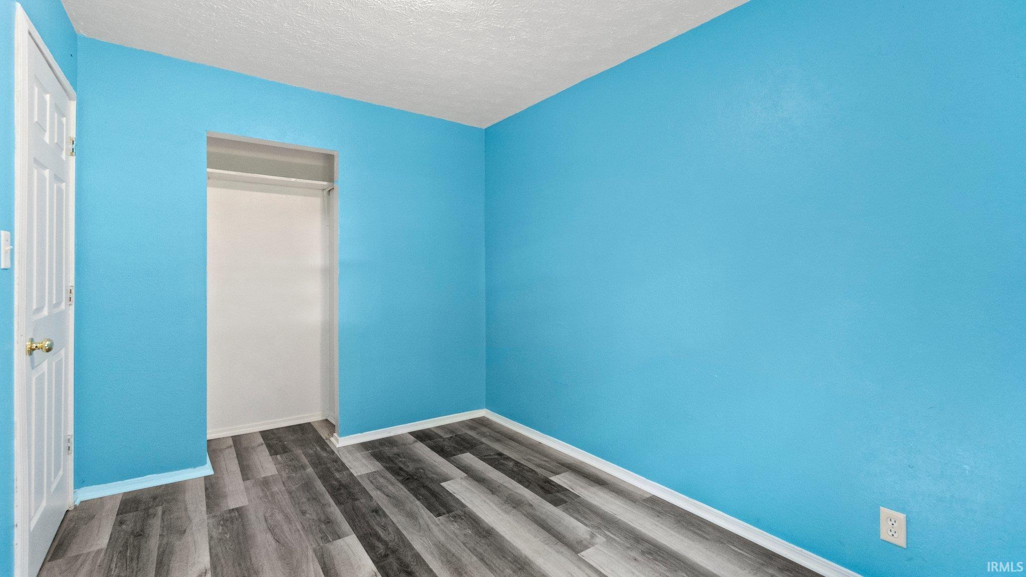 4809 Holton