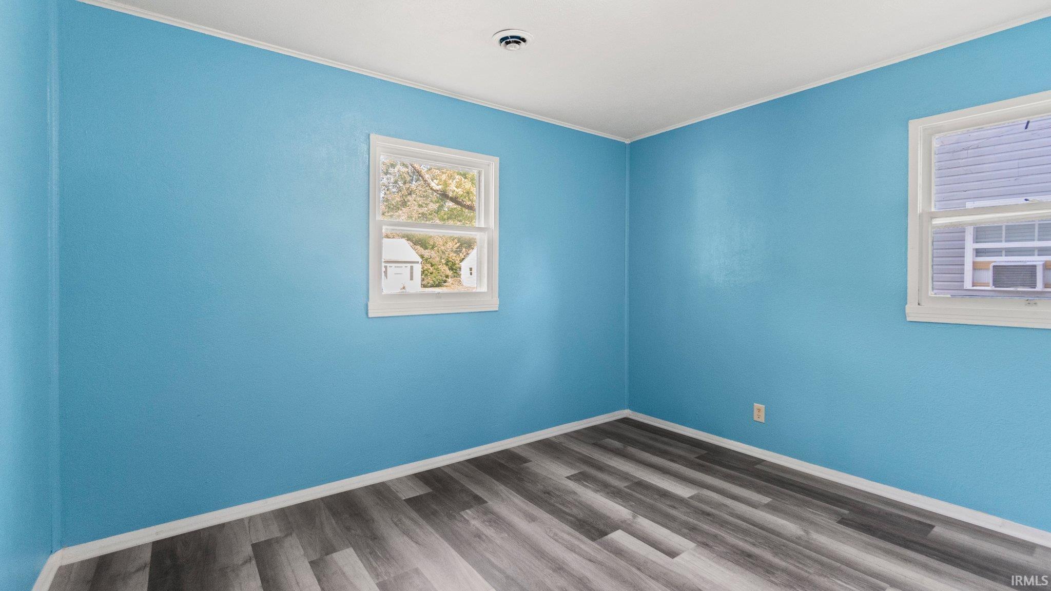4809 Holton