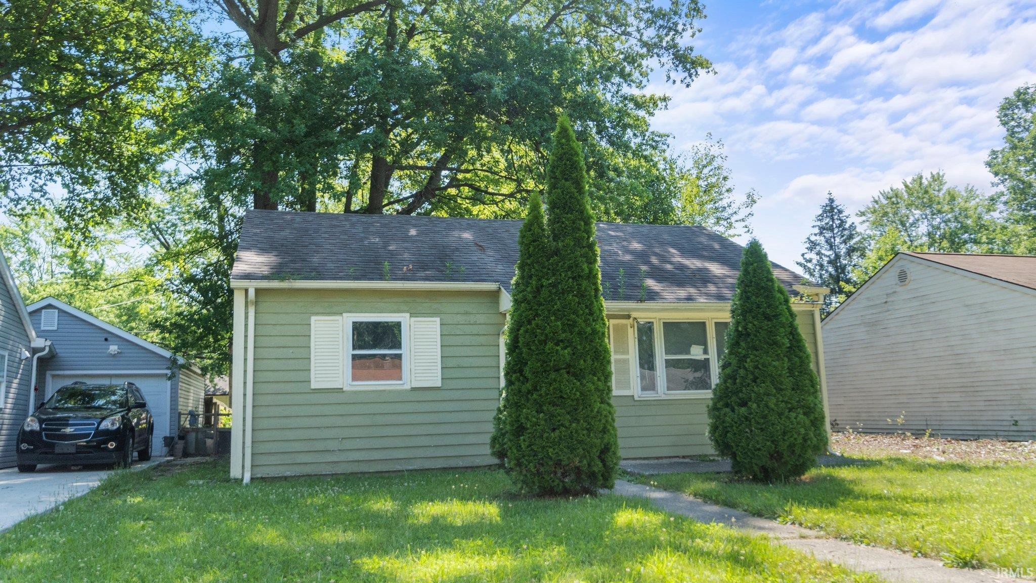 4809 Holton