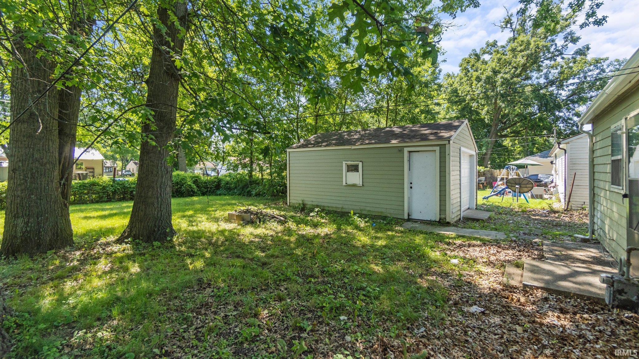 4809 Holton