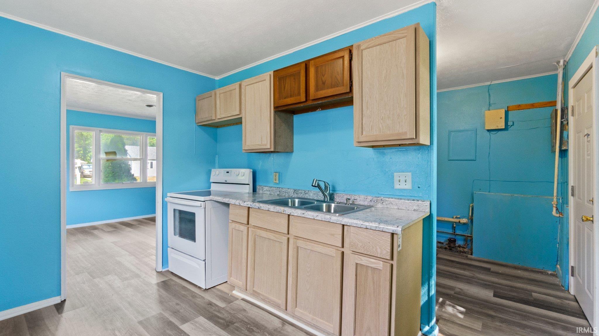 4809 Holton