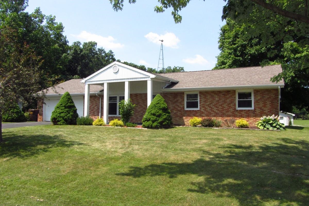 1003 Oakcrest