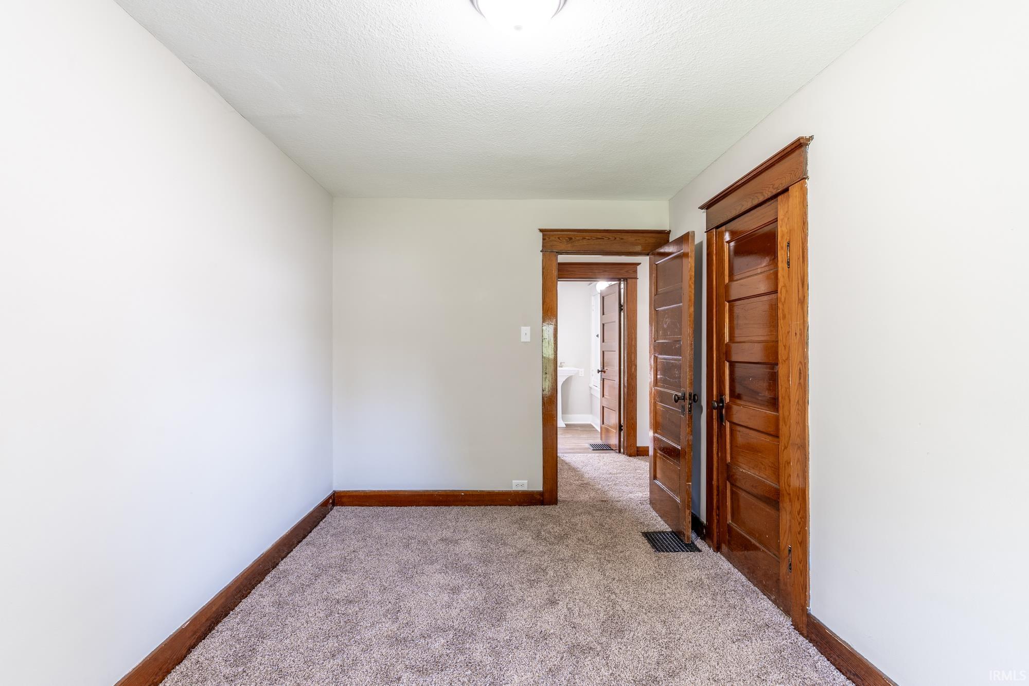 528 E. Lincoln