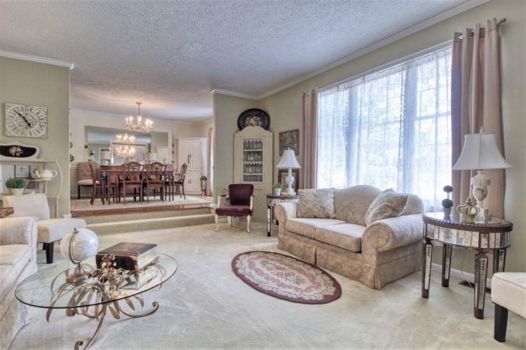 1901 Deer Trail