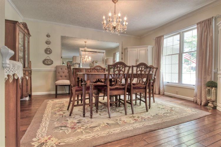1901 Deer Trail