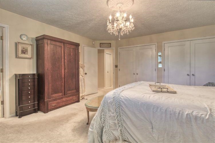 1901 Deer Trail