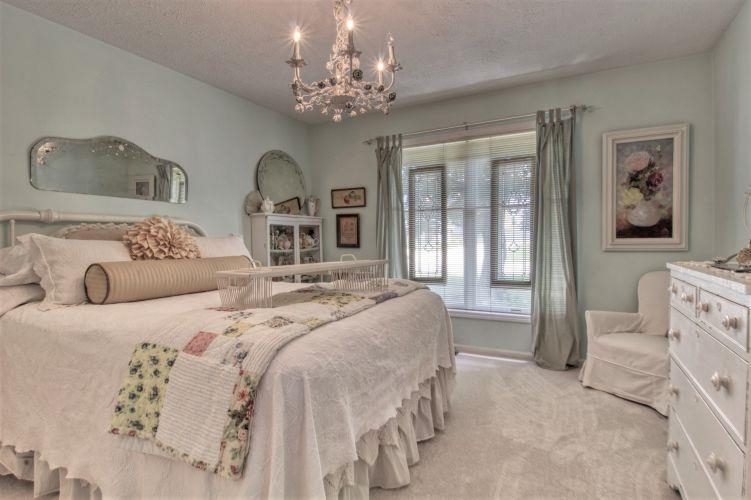 1901 Deer Trail