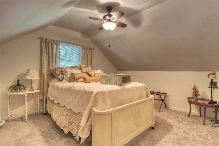 1901 Deer Trail