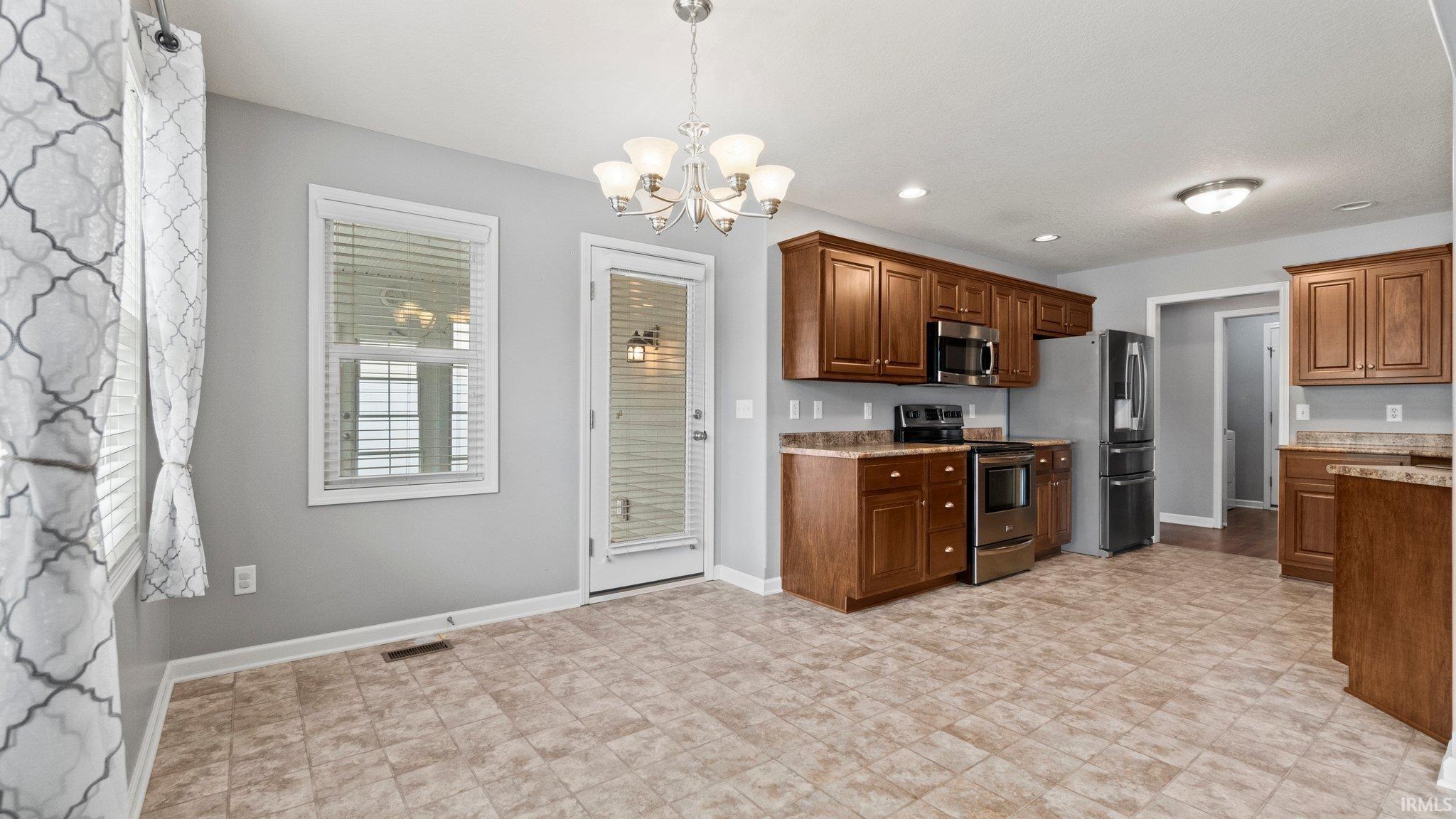 7228 Summerlyn