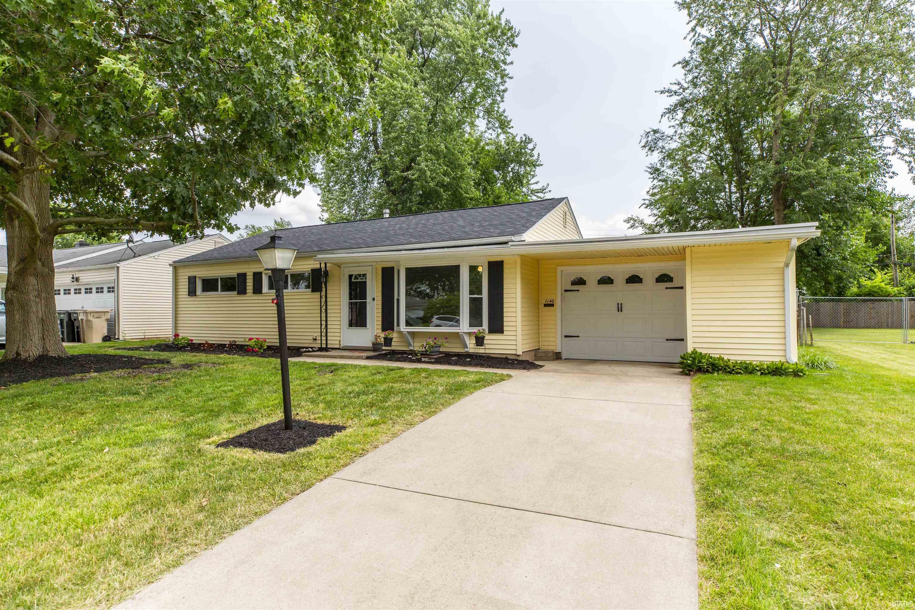 1140 Byron
