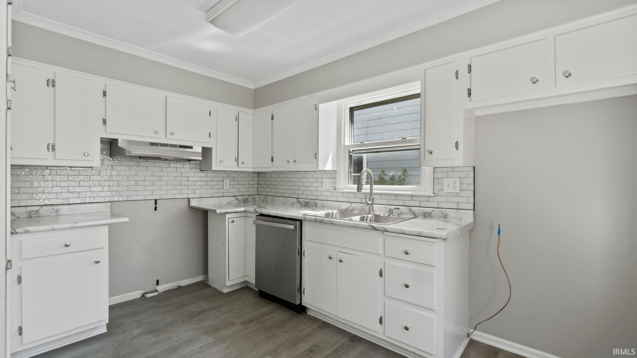 2122 Kenwood