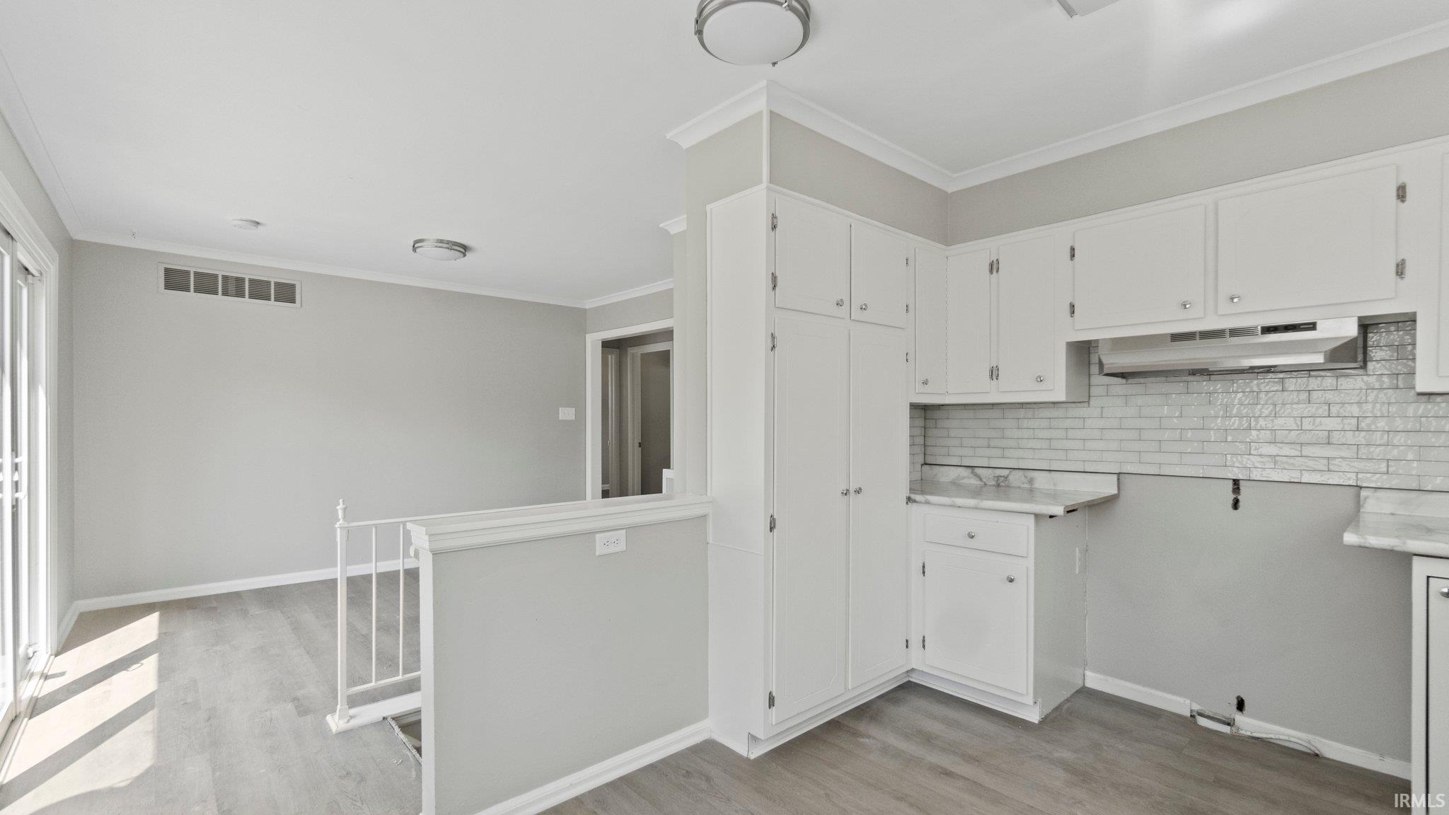 2122 Kenwood
