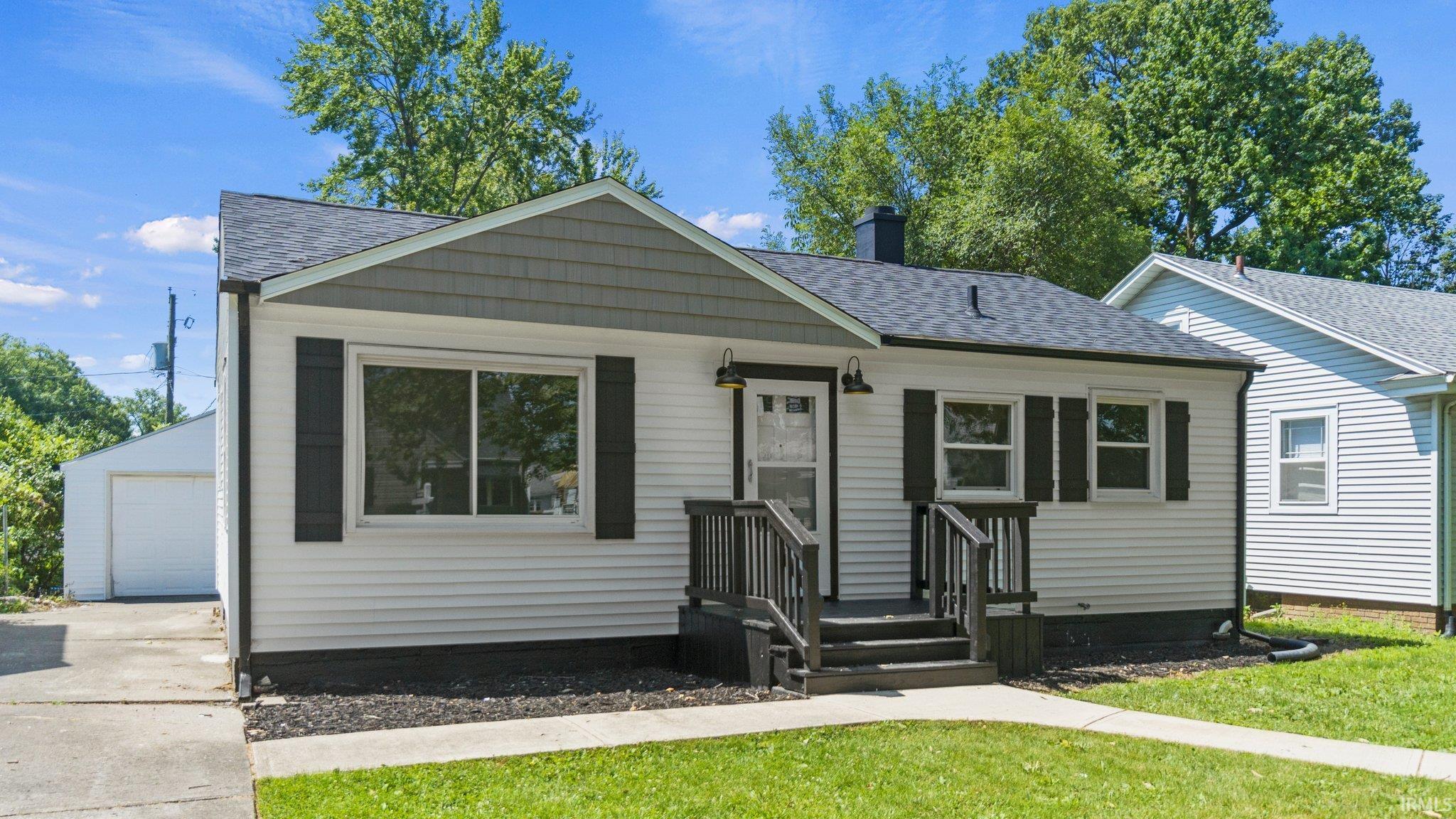2122 Kenwood