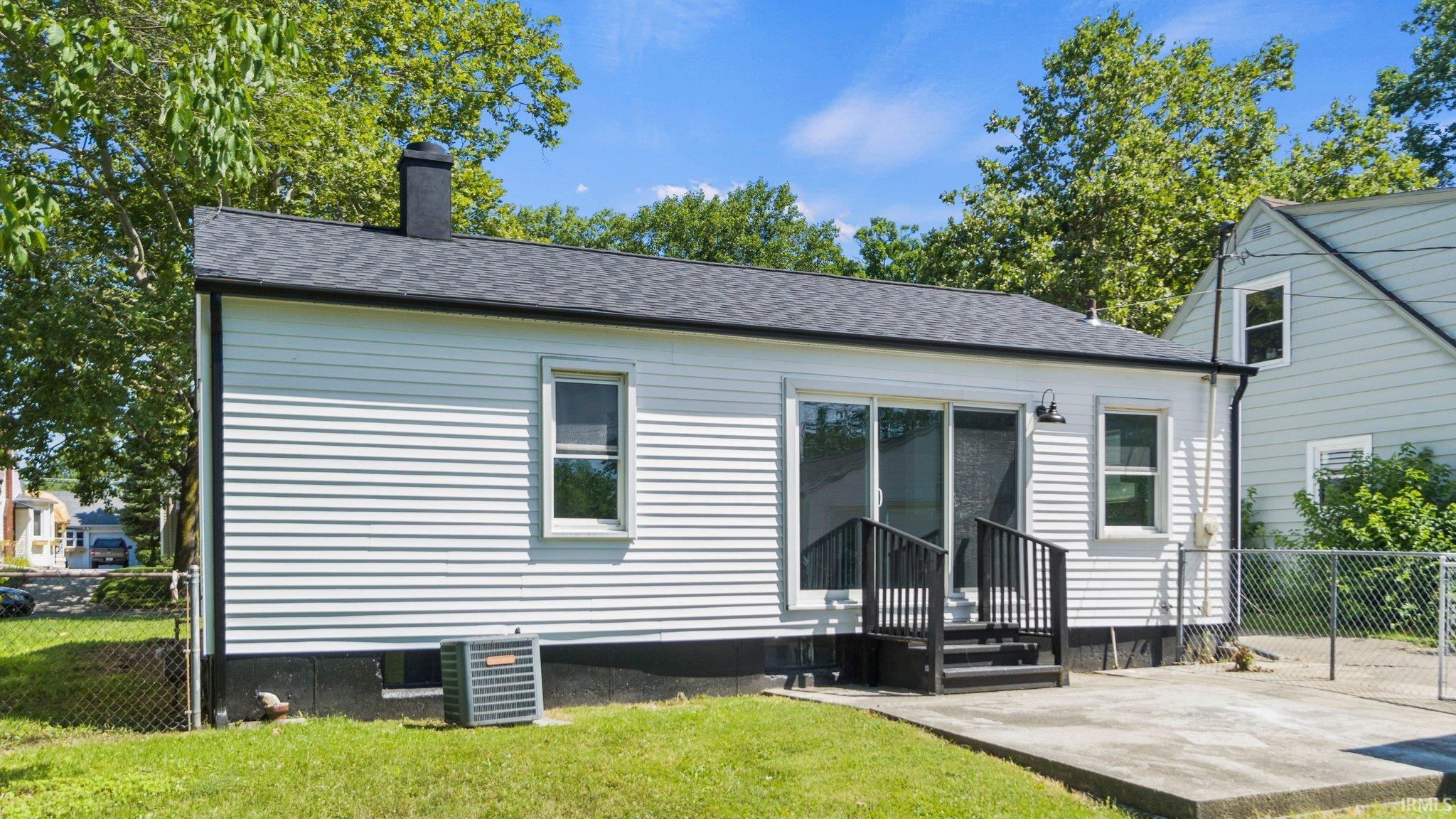 2122 Kenwood