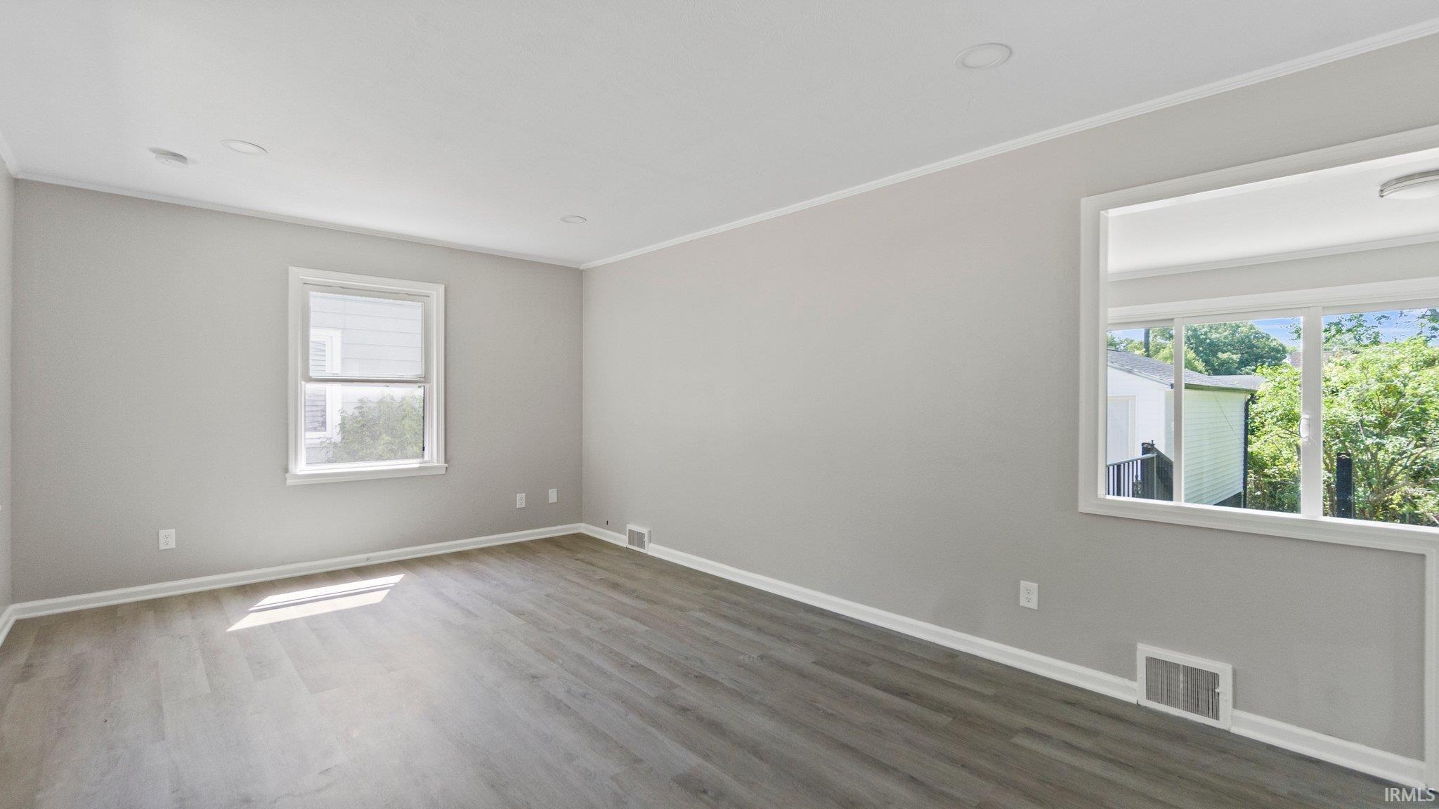 2122 Kenwood