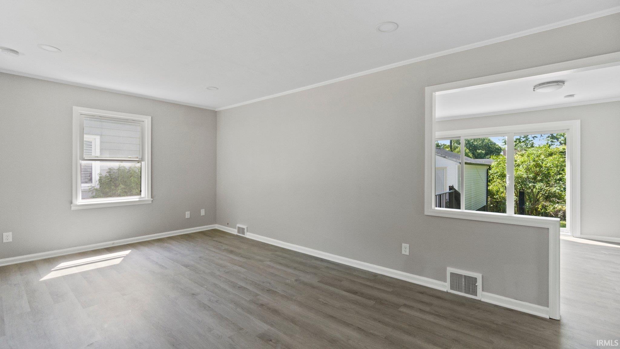 2122 Kenwood