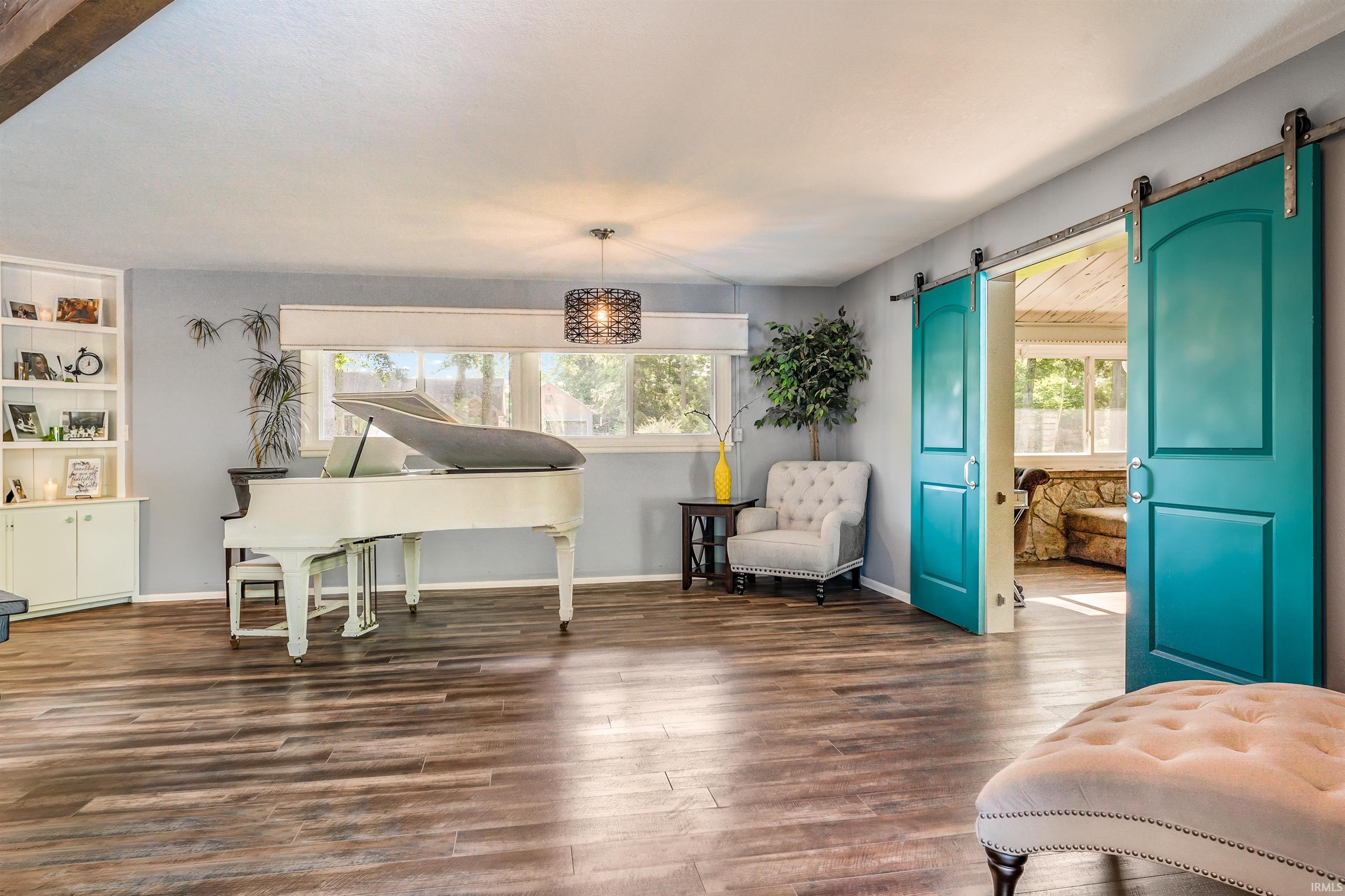 1734 Dell Cove