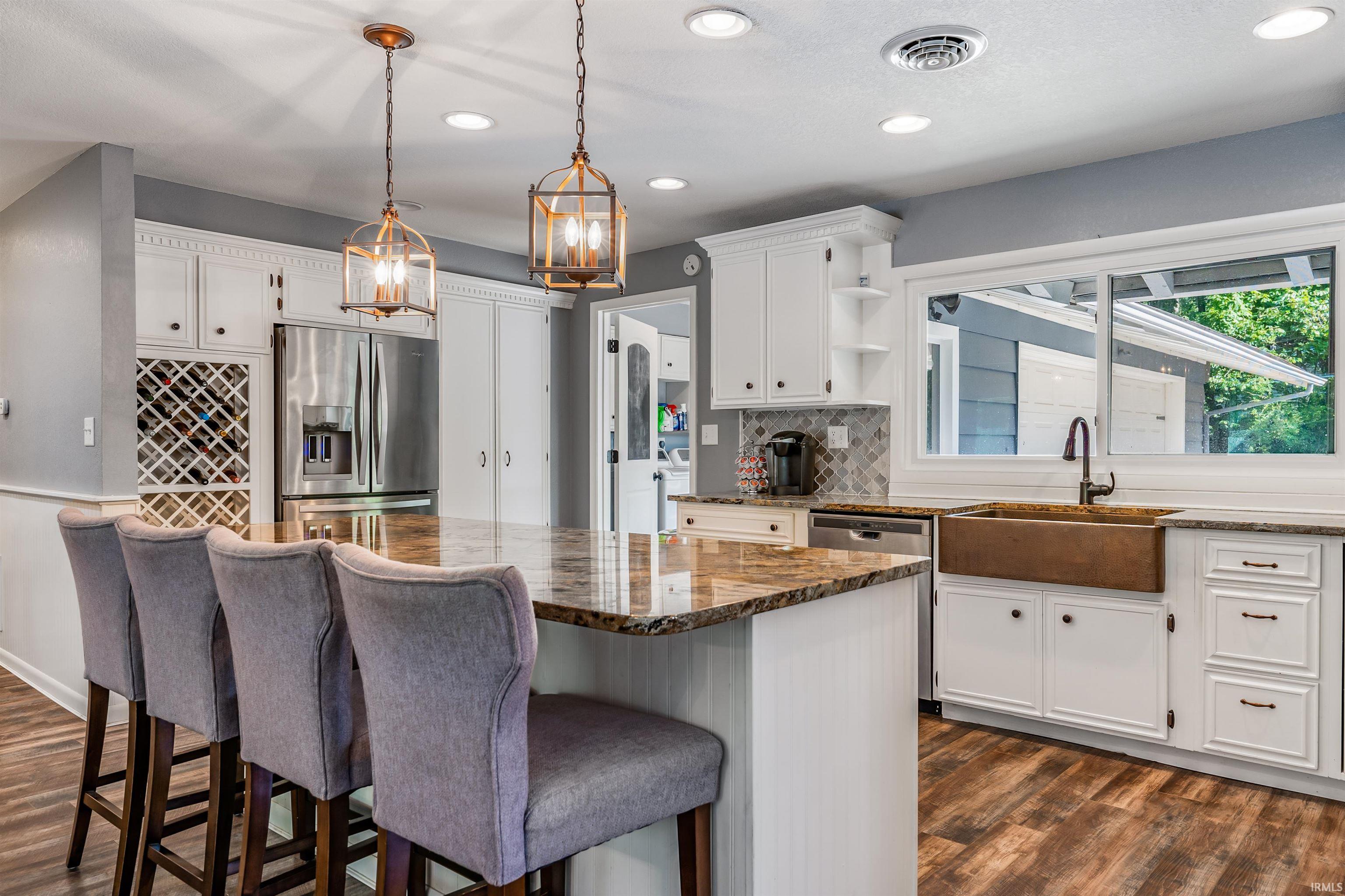 1734 Dell Cove