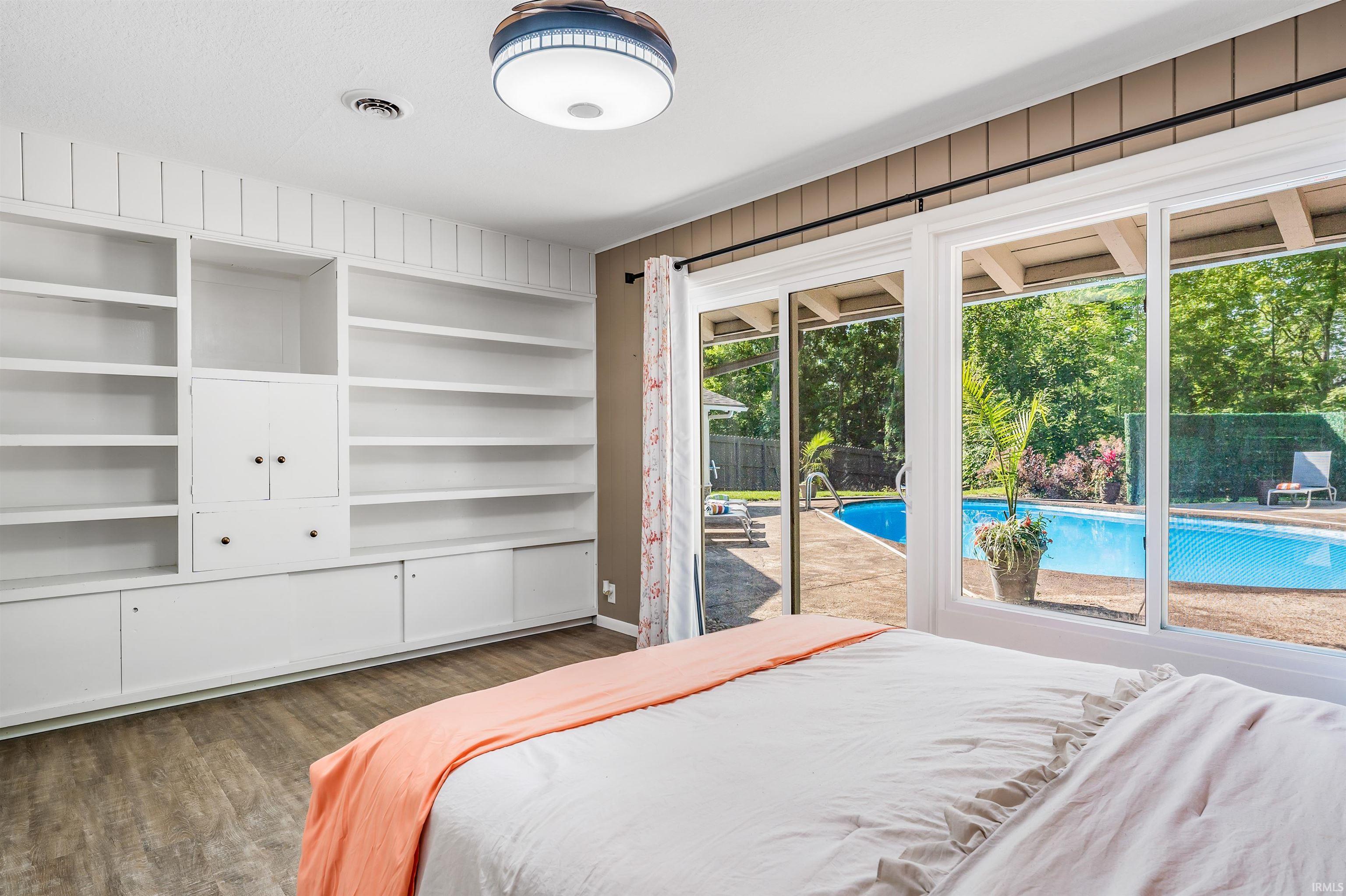 1734 Dell Cove