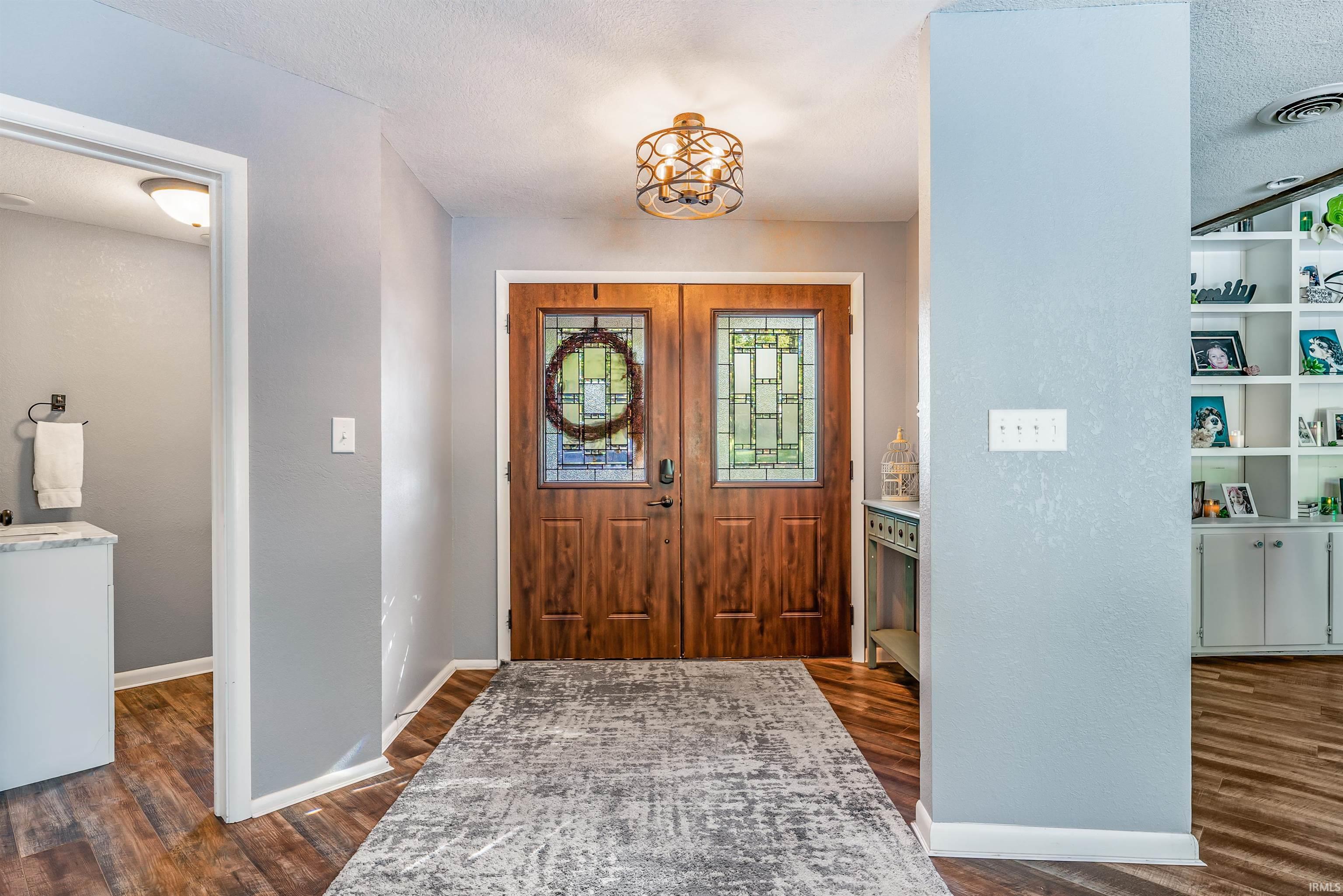 1734 Dell Cove
