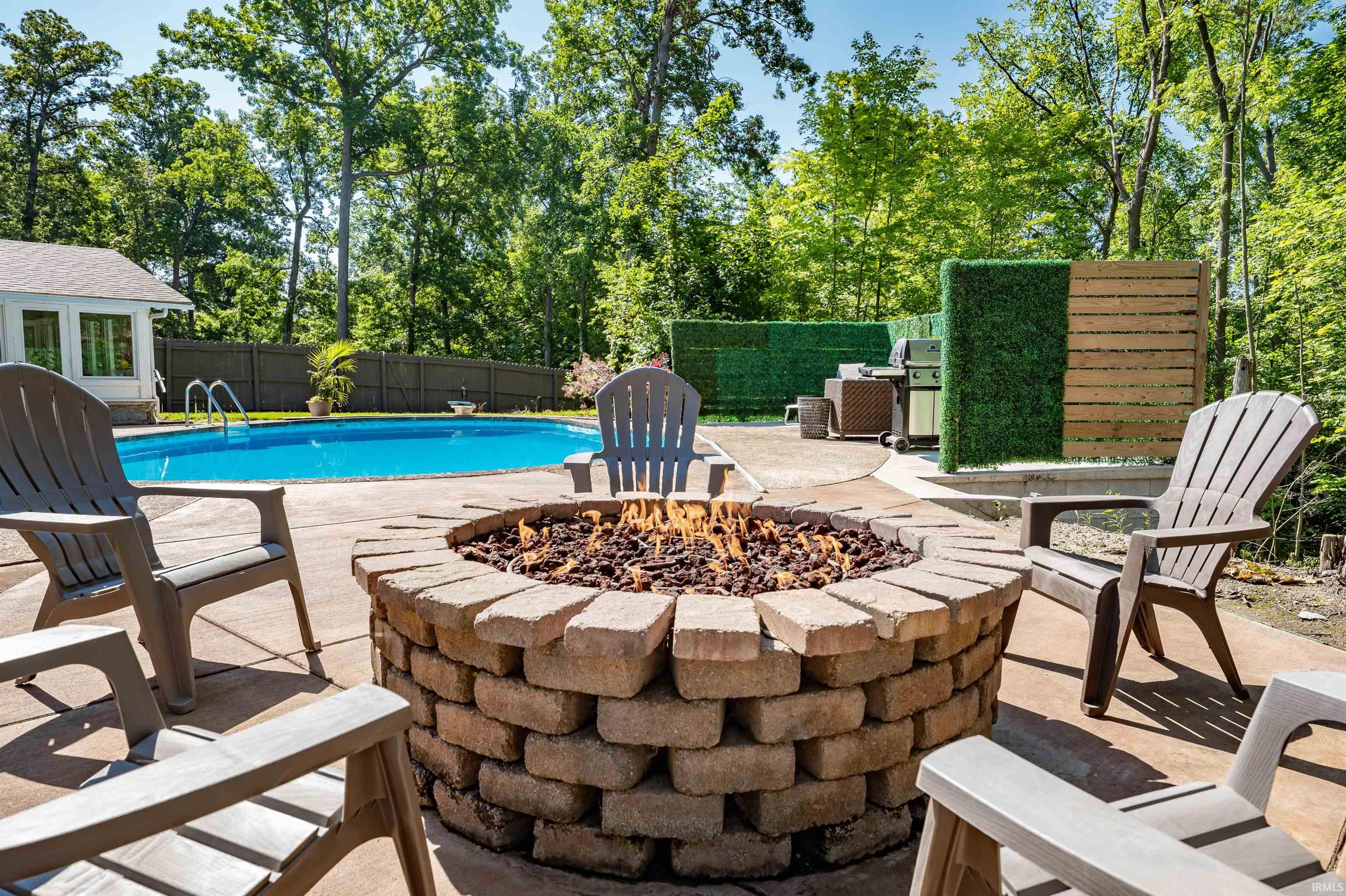 1734 Dell Cove
