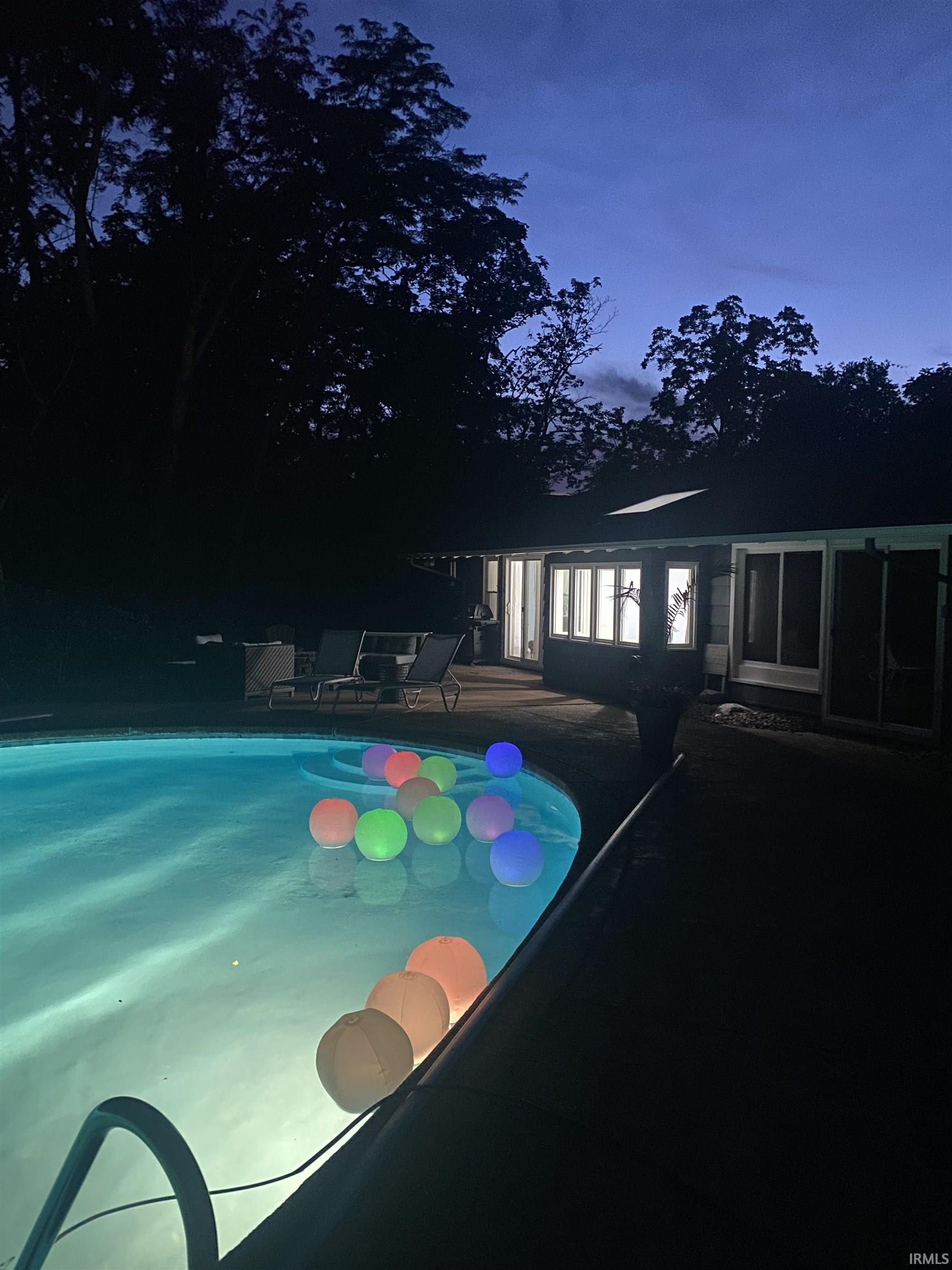 1734 Dell Cove