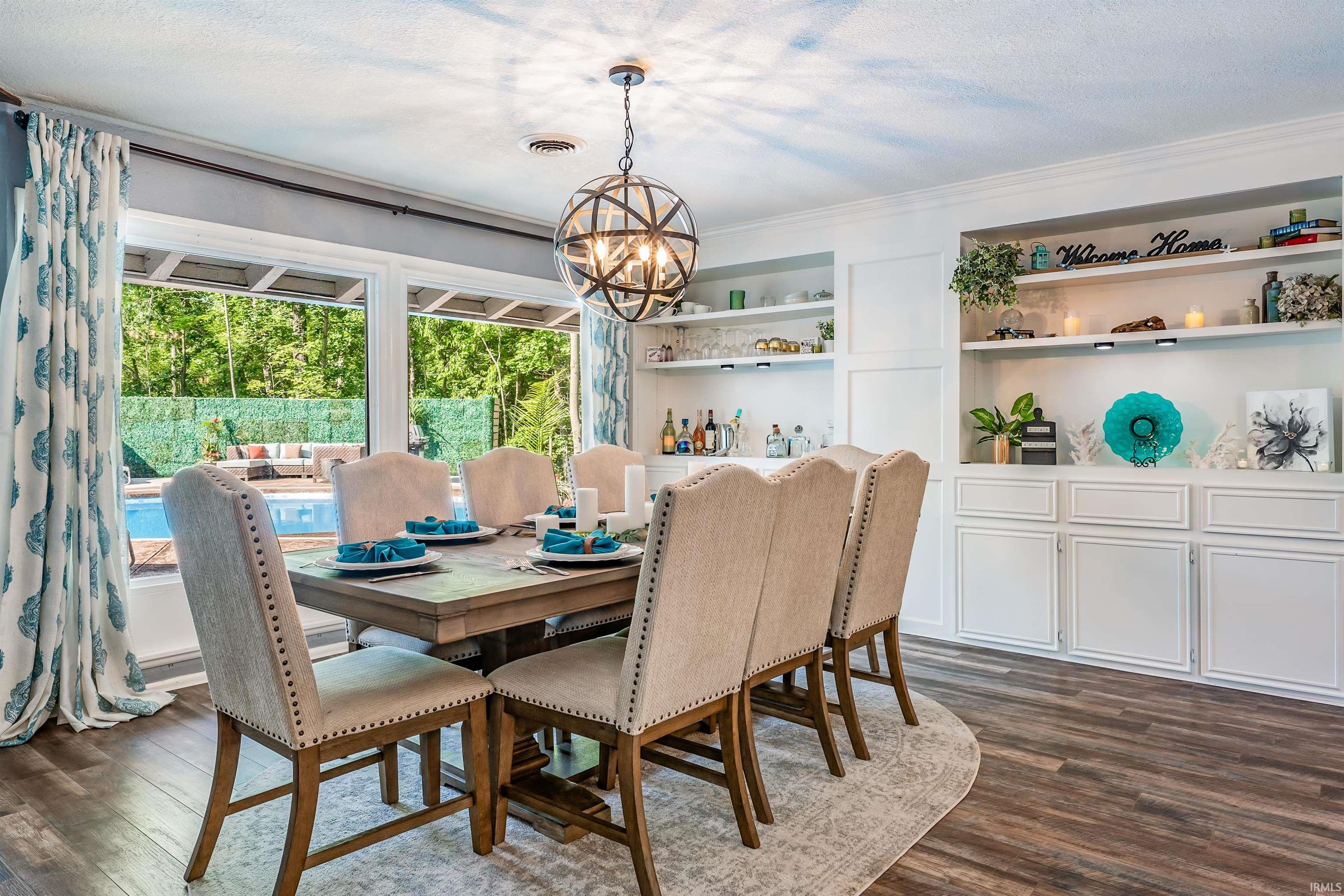 1734 Dell Cove