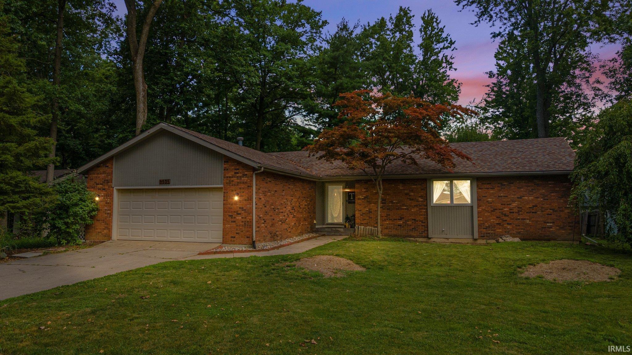 6505 Dumont