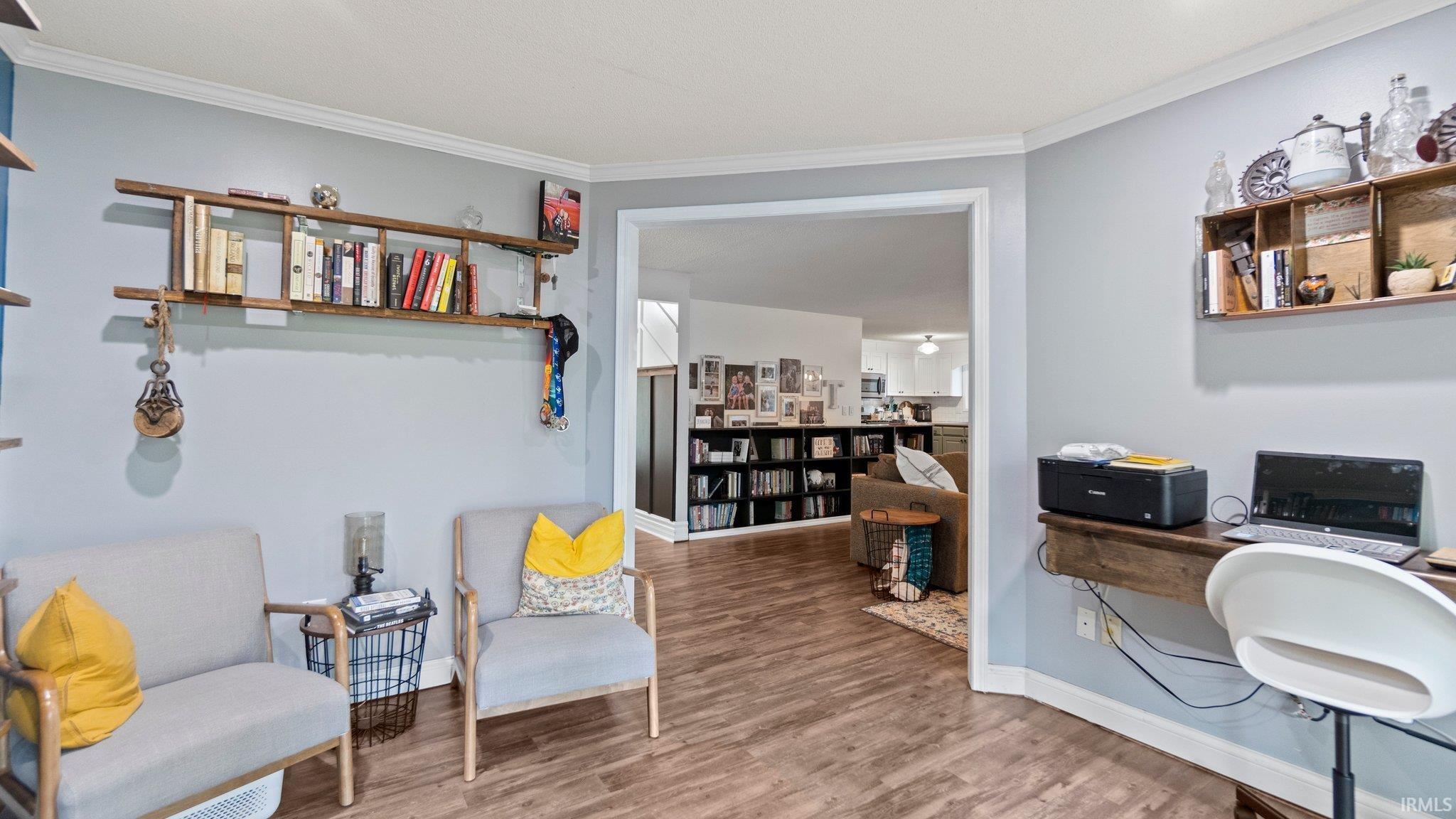 6505 Dumont