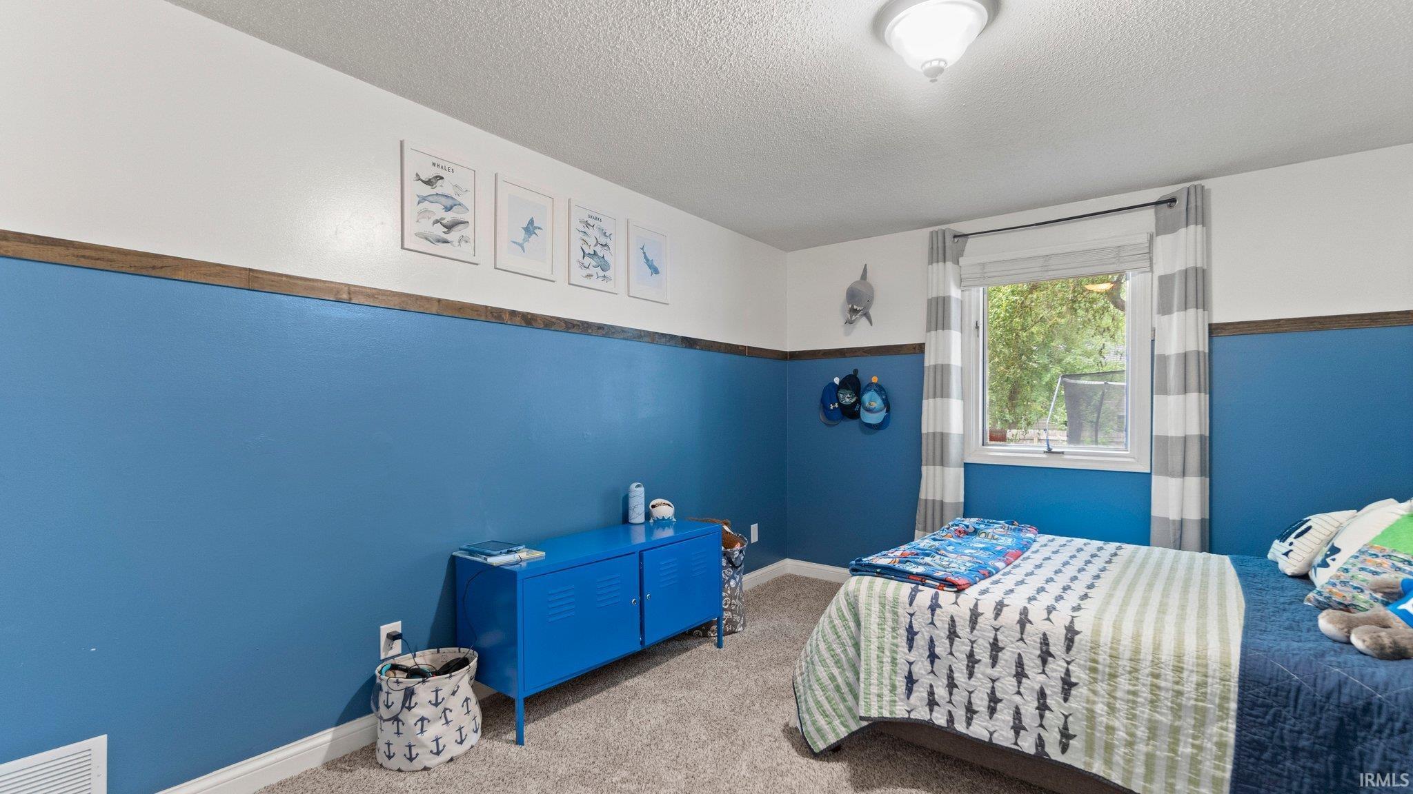6505 Dumont