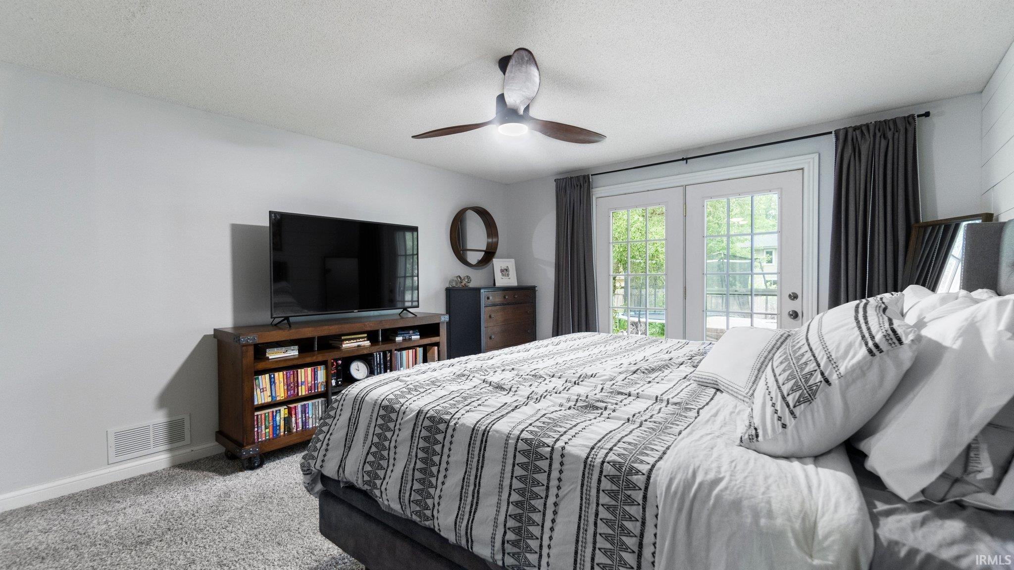 6505 Dumont