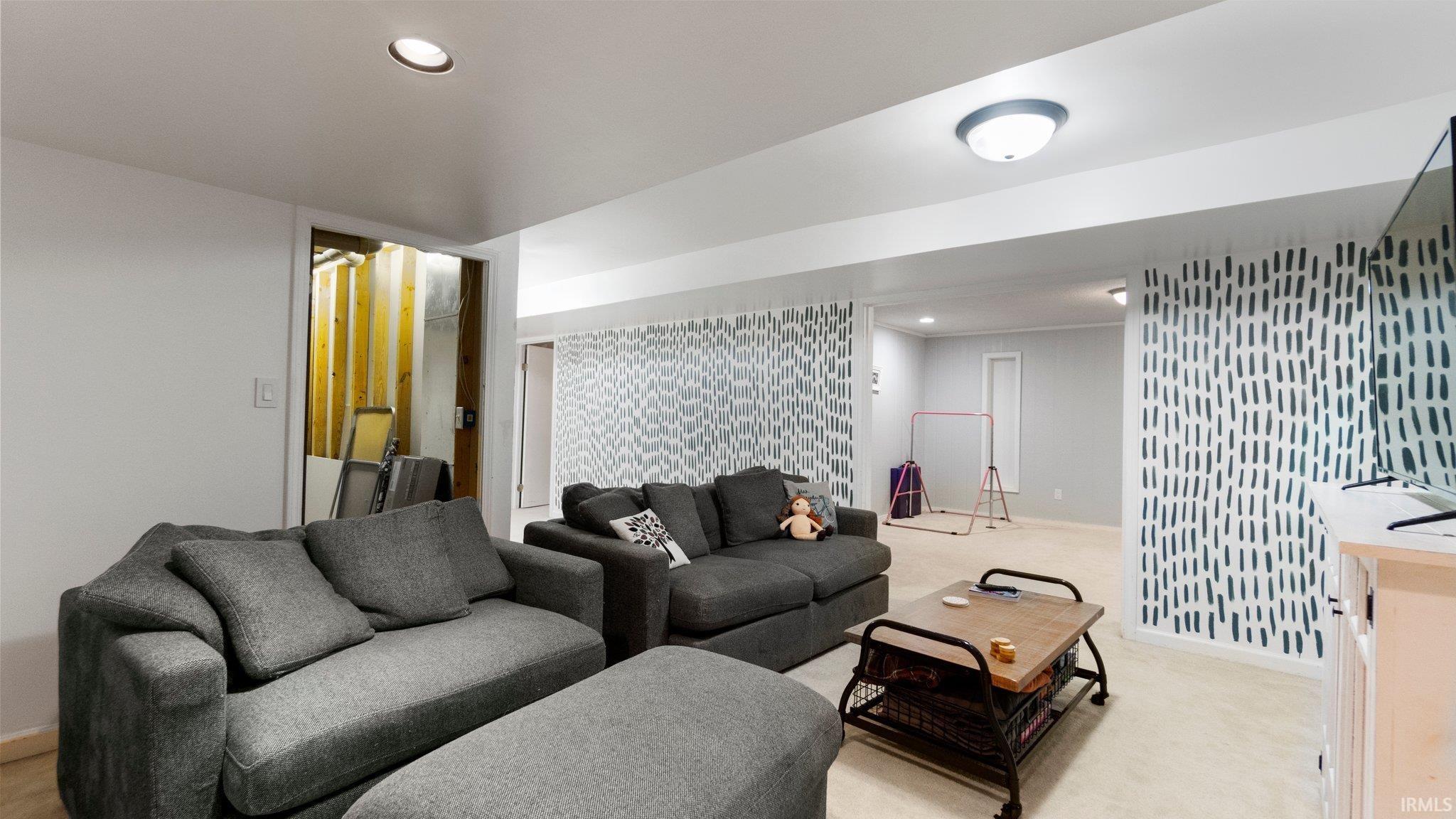 6505 Dumont