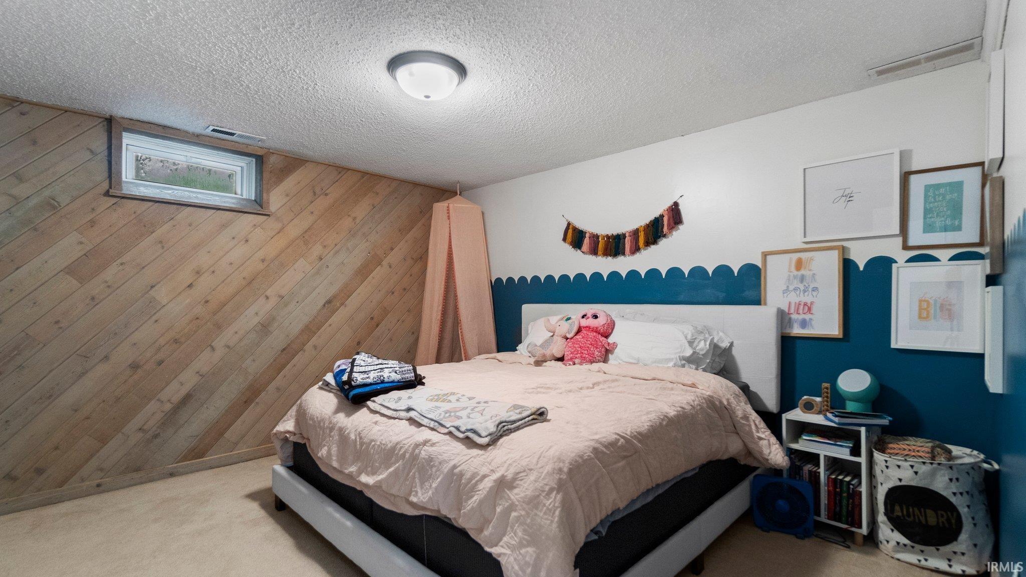 6505 Dumont