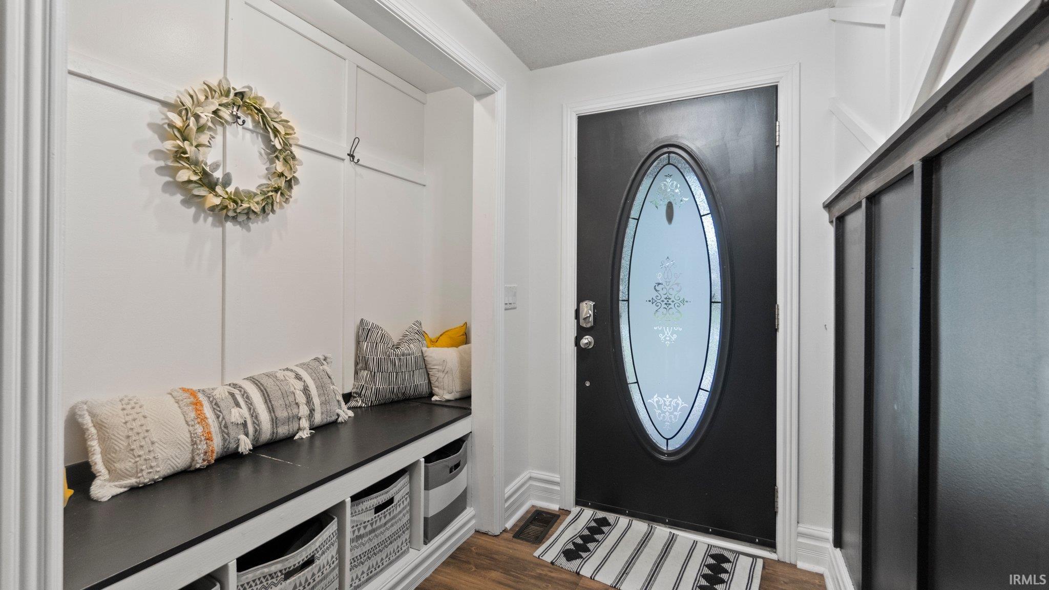 6505 Dumont