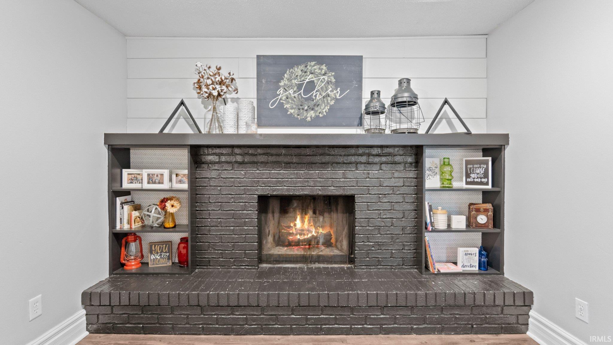 6505 Dumont