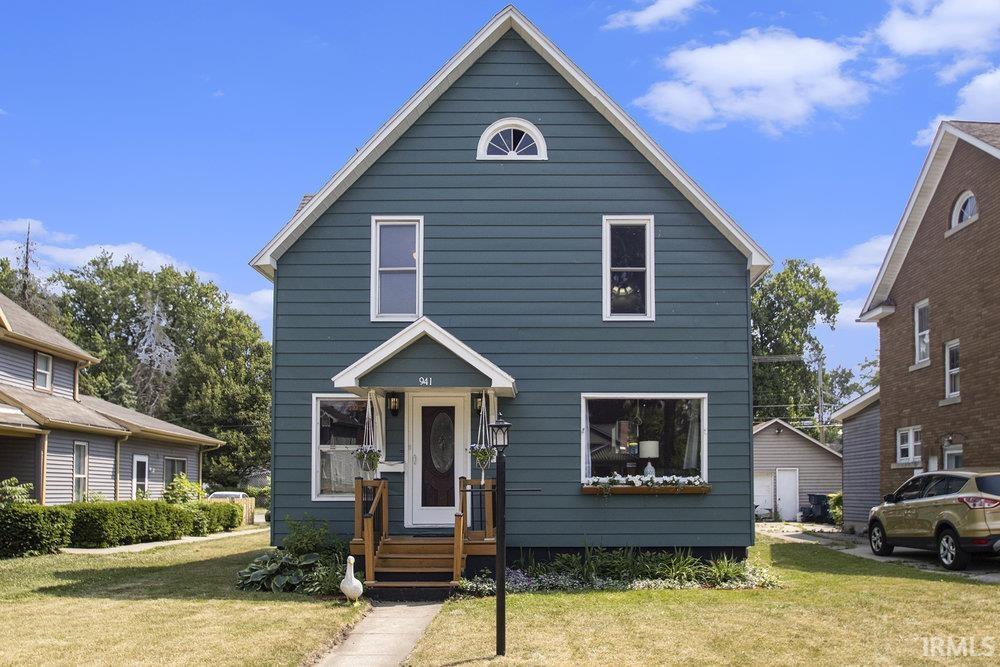 941 Lincolnway E
