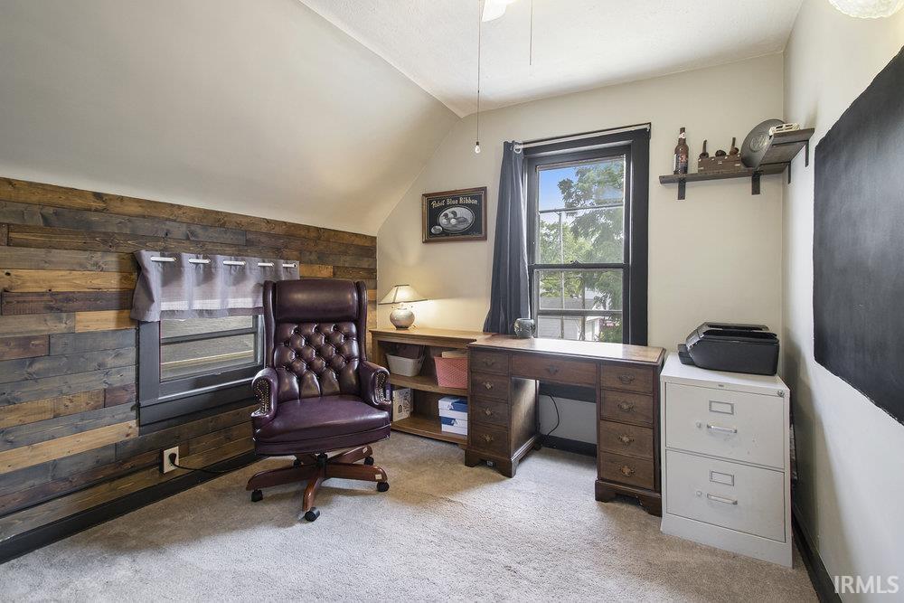 941 Lincolnway E
