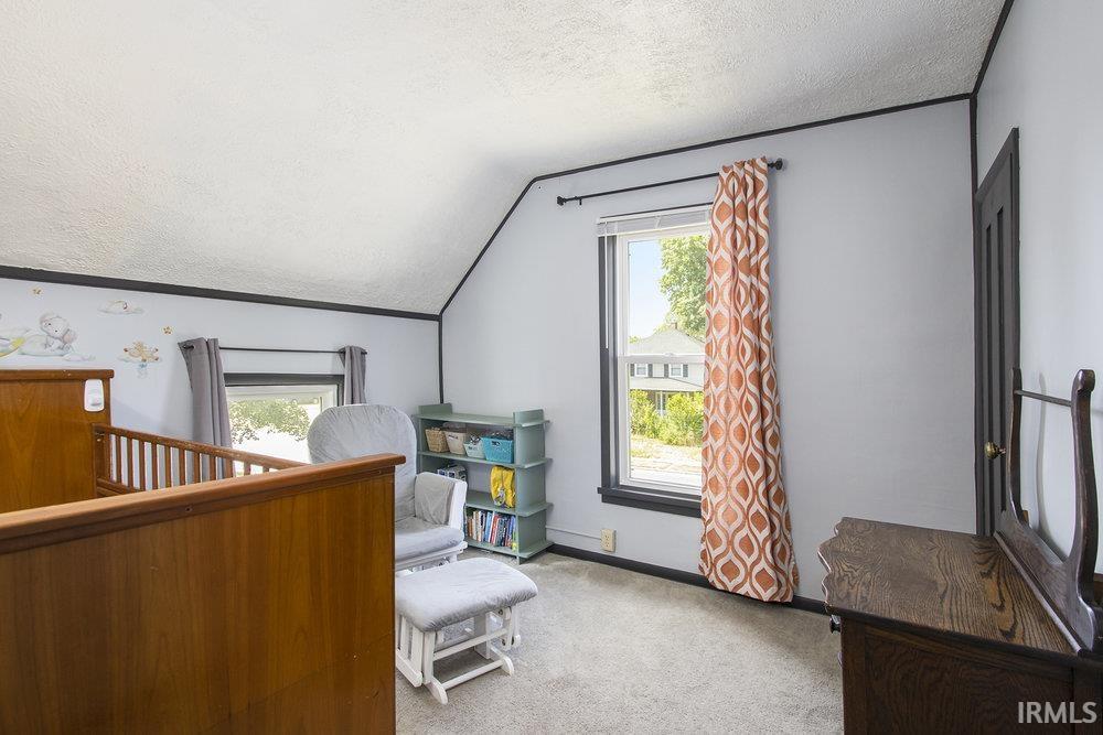 941 Lincolnway E