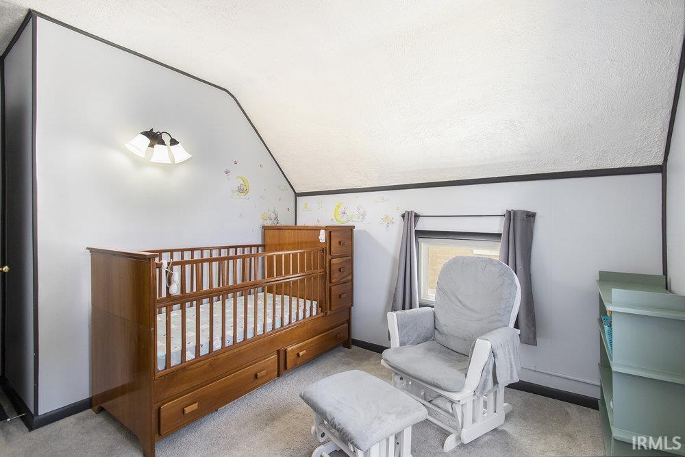941 Lincolnway E